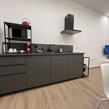 Citywise Vittorio - Independent Apartment Near Bari Central Station Экстерьер фото