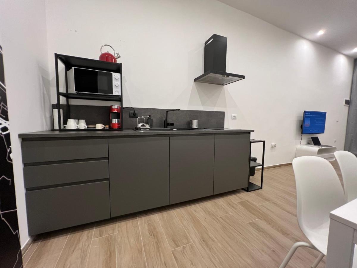 Citywise Vittorio - Independent Apartment Near Bari Central Station Экстерьер фото